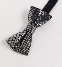 Load image into Gallery viewer, Snake Print Bow Tie Metallic Black
