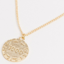 Load image into Gallery viewer, Gold Tone Poker Chip Chain
