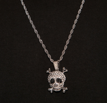 Load image into Gallery viewer, Skull Pendant Chain Necklace
